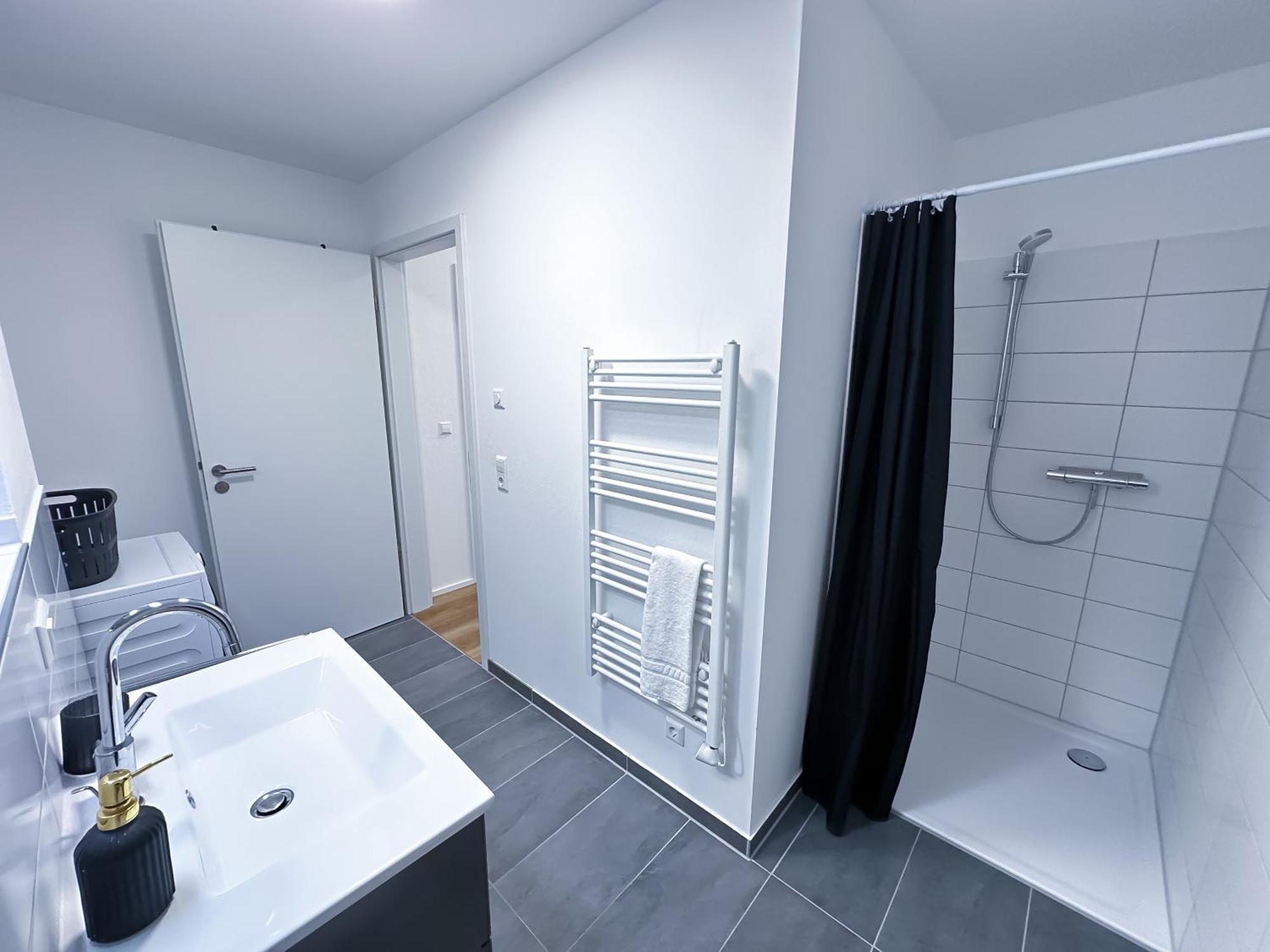 Suite4Me - Balkon I Kueche I Waschmaschine I Mainz-Kostheim 威斯巴登 外观 照片